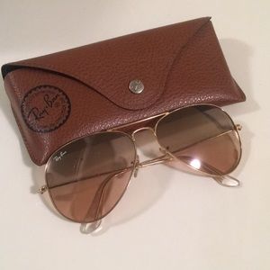Women’s Gold Ray Ban’s w/ Case